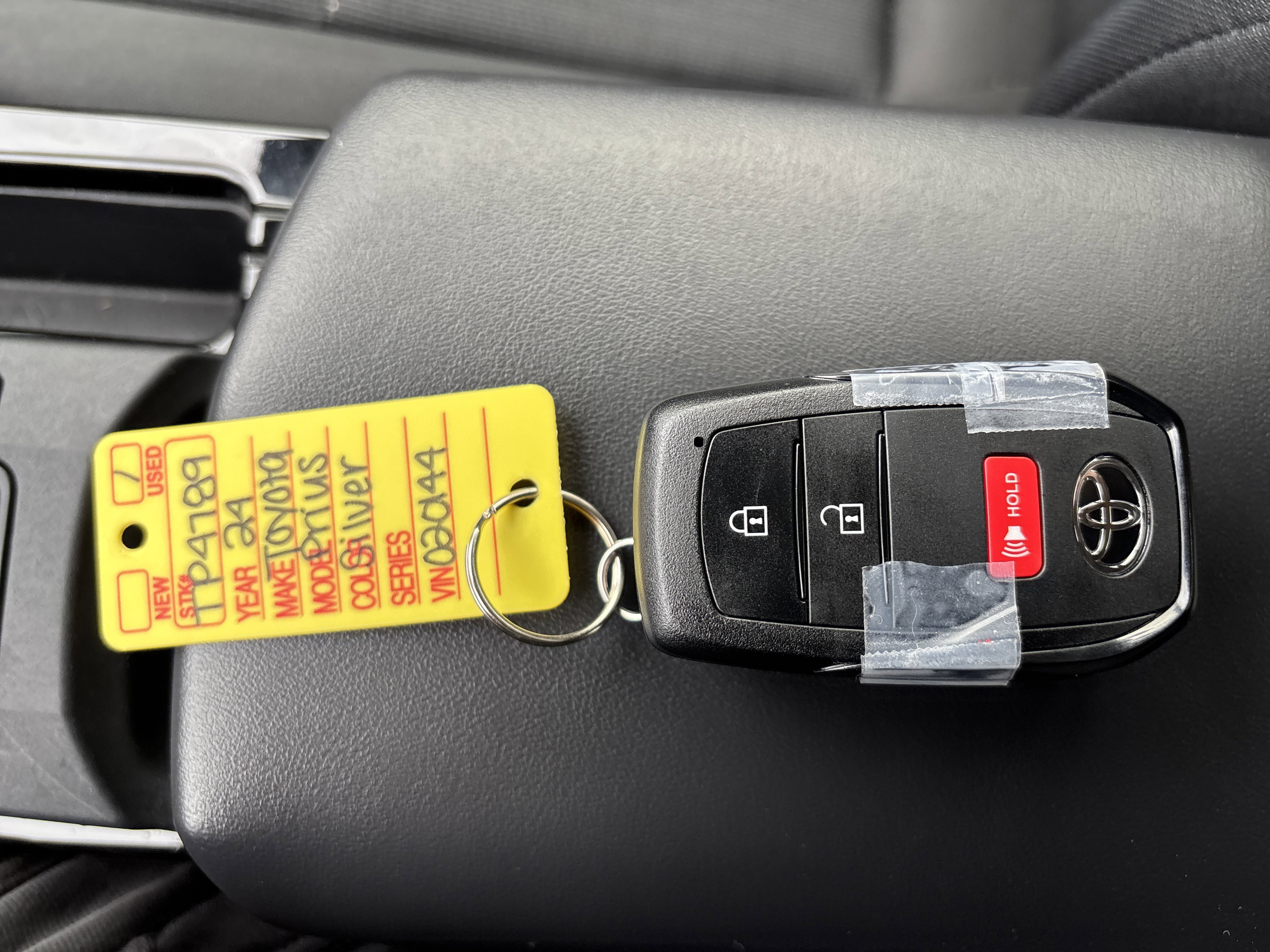 Used 2024 Toyota Prius LE image 28