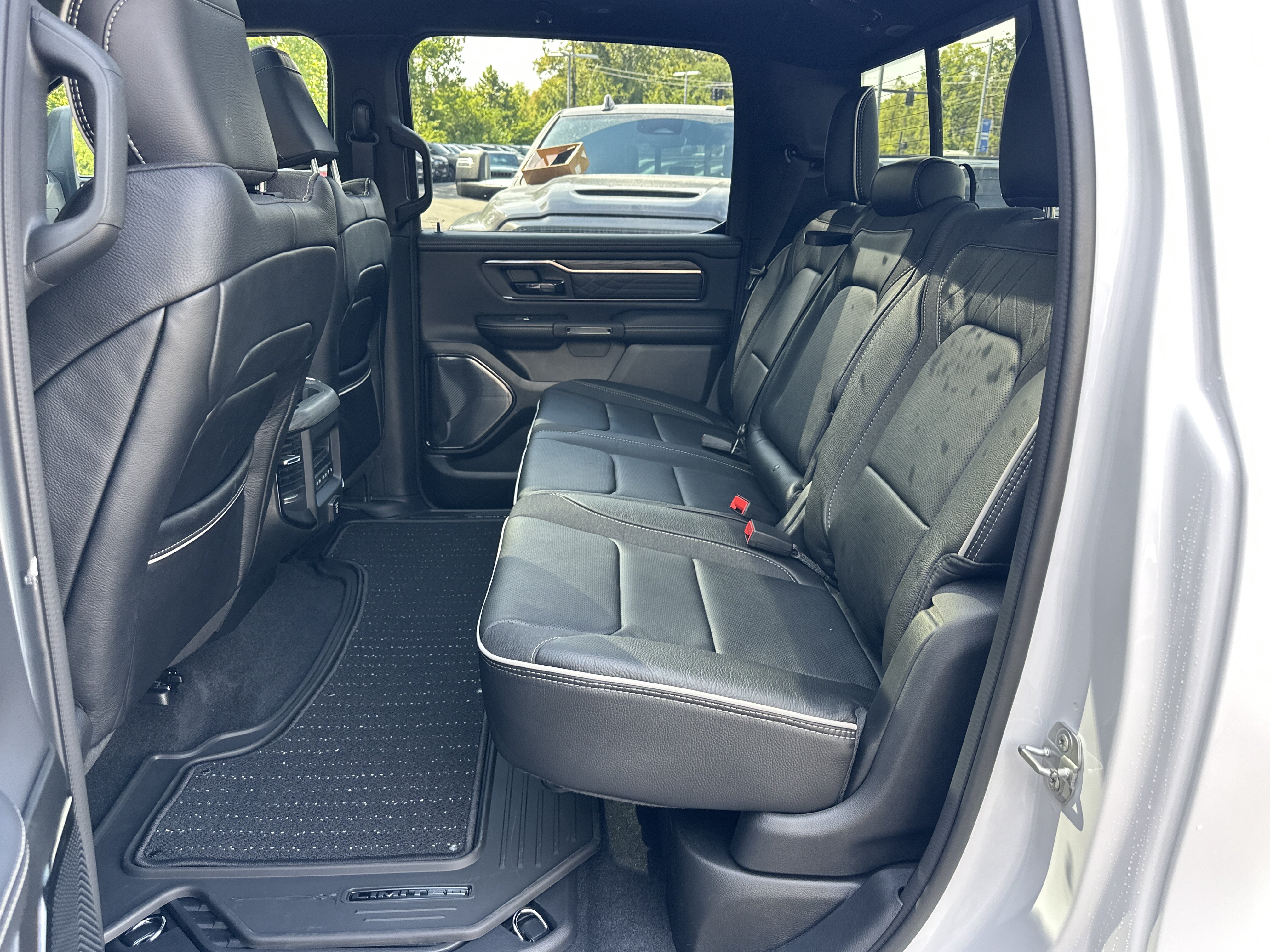 New 2027 RAM 1500 Limited AWD/4WD image 32