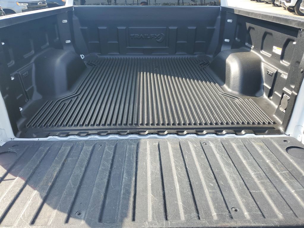 Used 2025 Chevrolet Silverado 1500 LT image 9