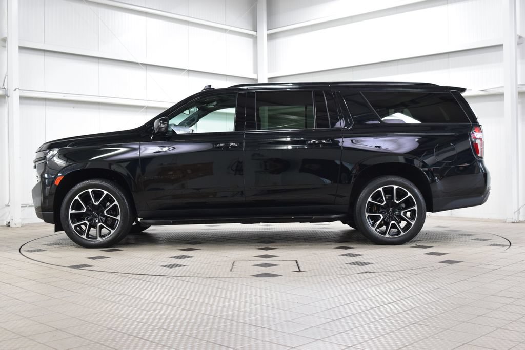 Used 2024 Chevrolet Suburban RST w/ Luxury Package AWD/4WD image 4