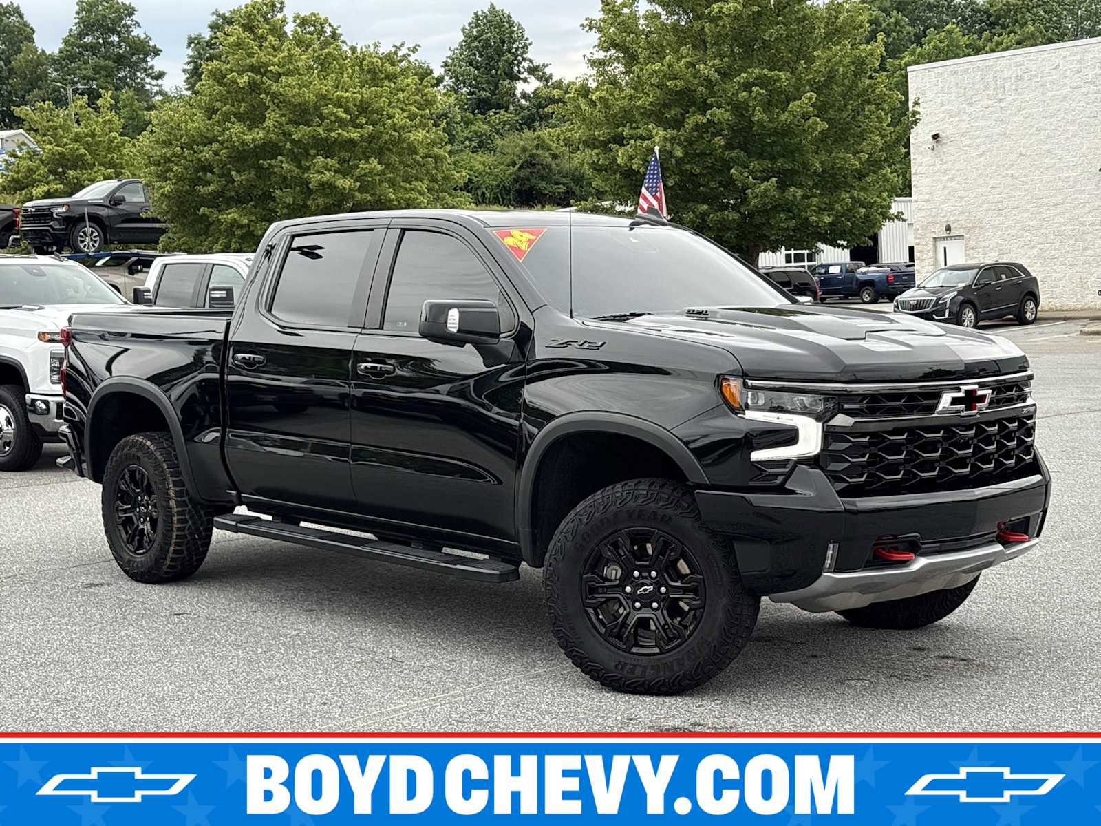 Used 2024 Chevrolet Silverado 1500 ZR2 w/ Technology Package AWD/4WD image 1