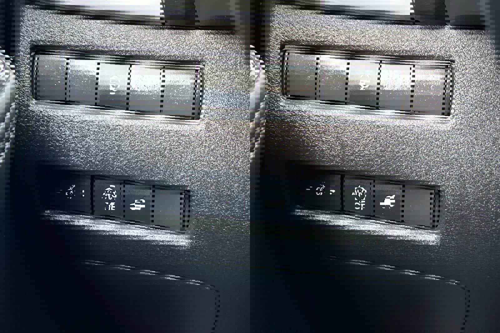 New 2026 Nissan Rogue SV image 32