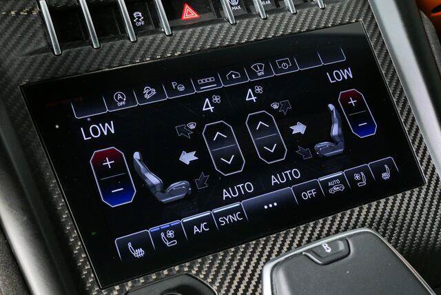 Used 2024 Lamborghini Urus S AWD/4WD image 31