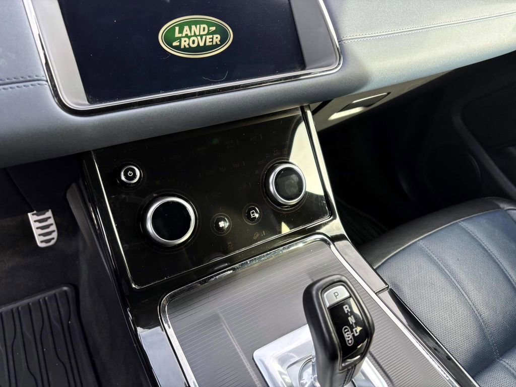 Used 2020 Land Rover Range Rover Evoque R-Dynamic S image 13