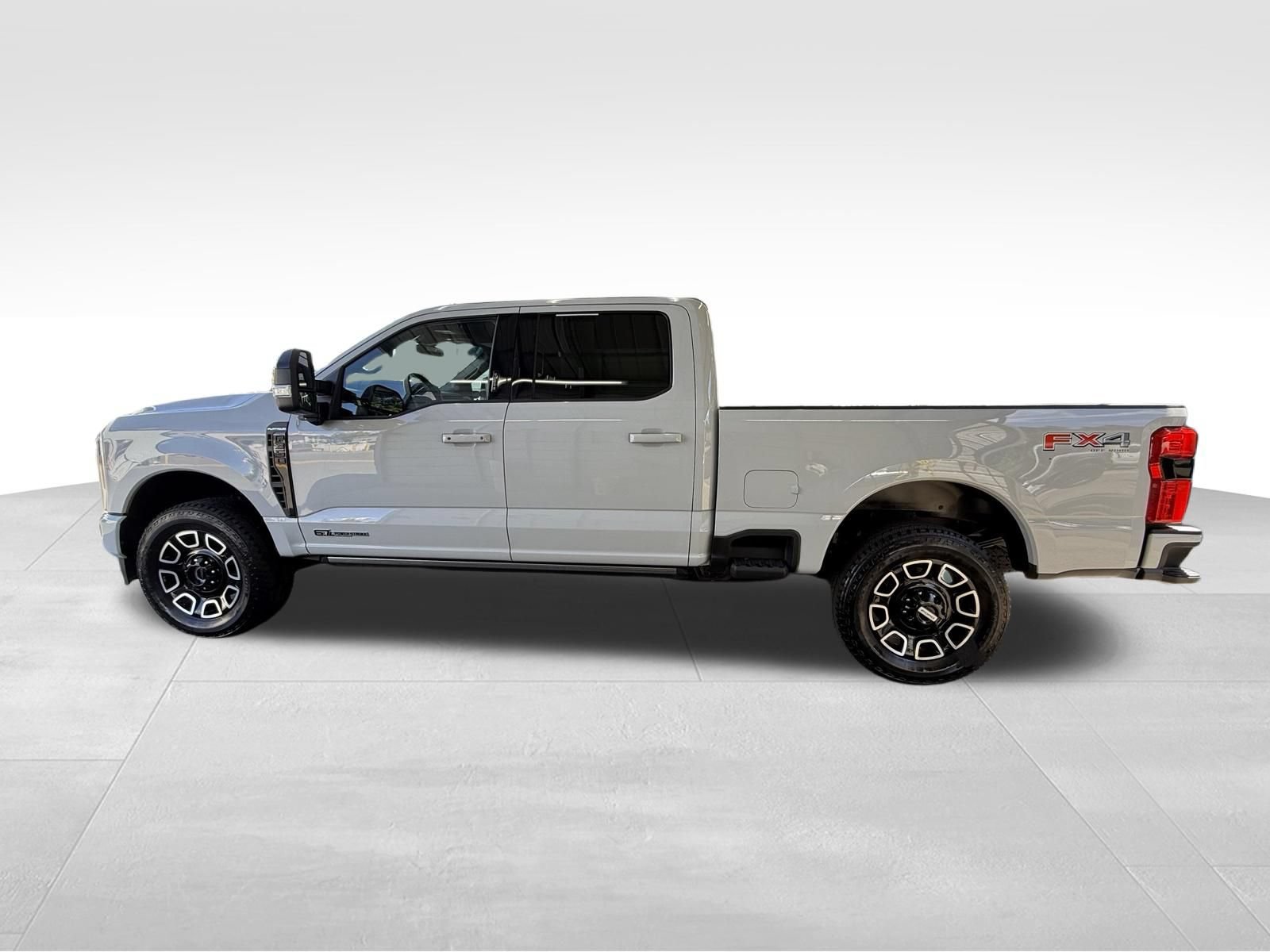 Used 2026 Ford F350 Platinum AWD/4WD image 9
