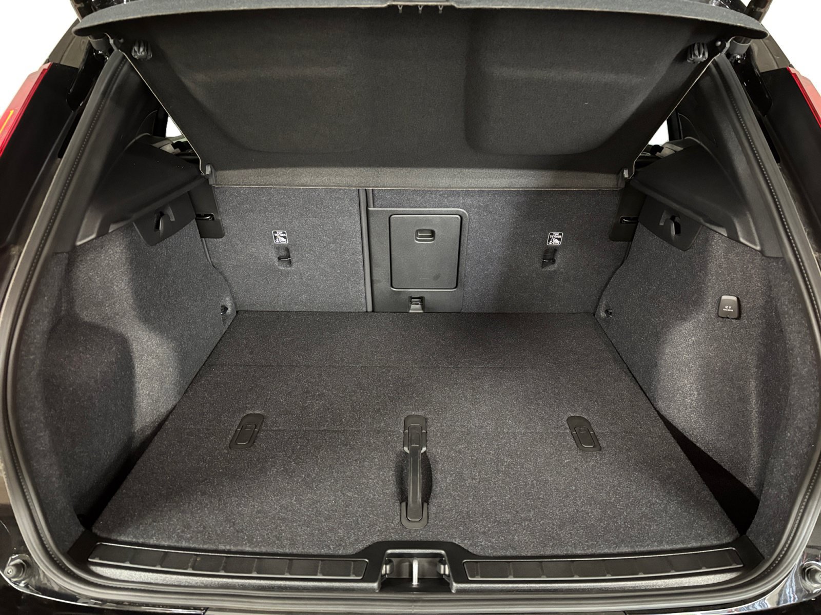 New 2026 Volvo XC40 B5 Plus AWD/4WD image 18