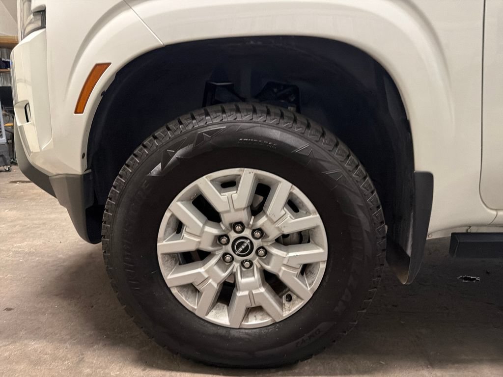 Used 2022 Nissan Frontier SV w/ SV Premium Package AWD/4WD image 10