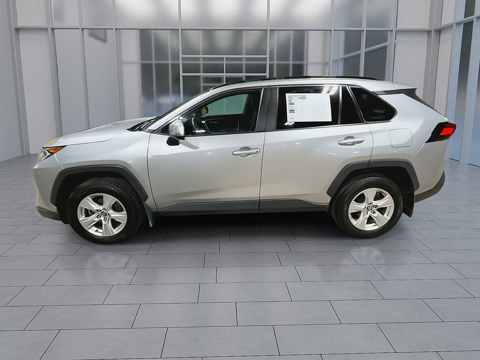 Used 2020 Toyota RAV4 XLE w/ Convenience Package AWD/4WD image 5
