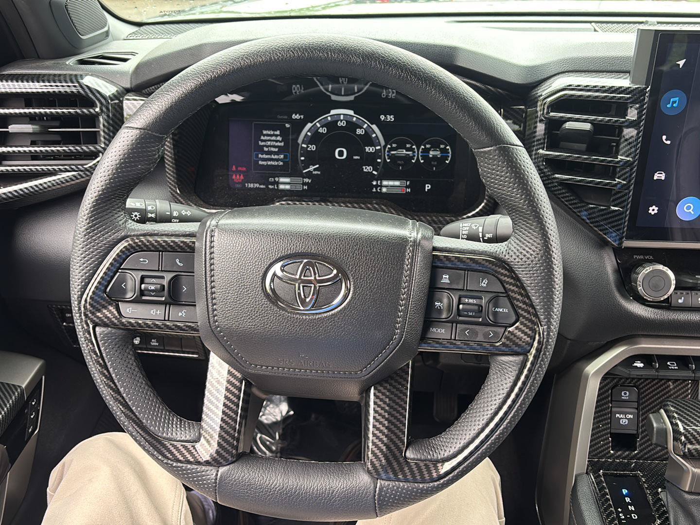 Used 2025 Toyota Tundra Limited AWD/4WD image 30