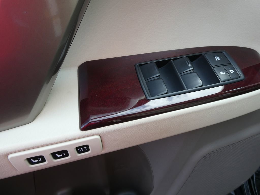 Used 2015 Lexus GX 460 w/ Premium Package image 25