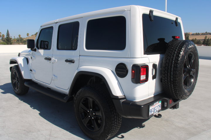 Used 2023 Jeep Wrangler Unlimited Sahara AWD/4WD image 6