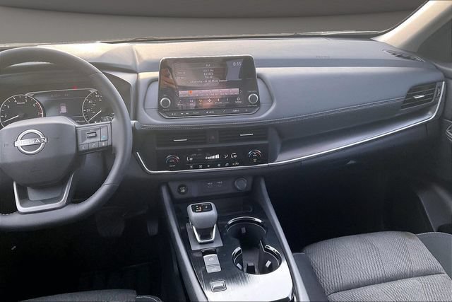 Certified 2026 Nissan Rogue SV FWD image 6