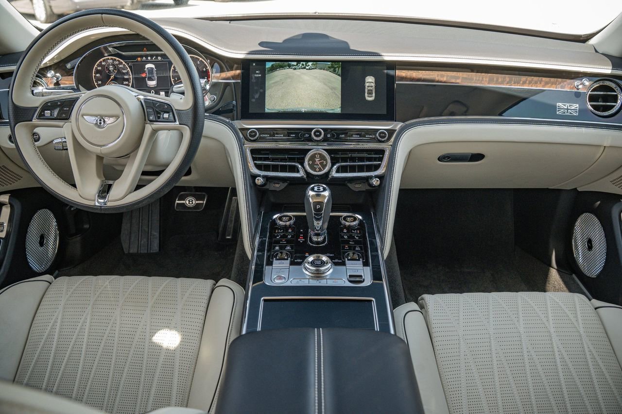 Used 2020 Bentley Flying Spur W12 image 33