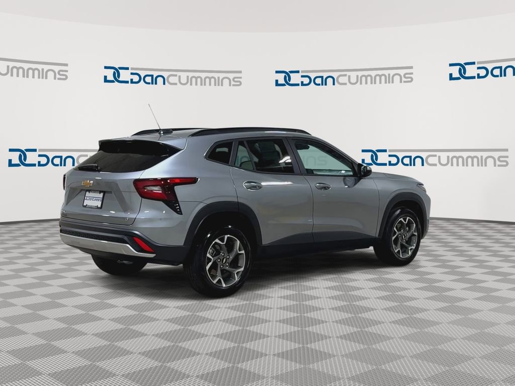 Used 2024 Chevrolet Trax LT image 9