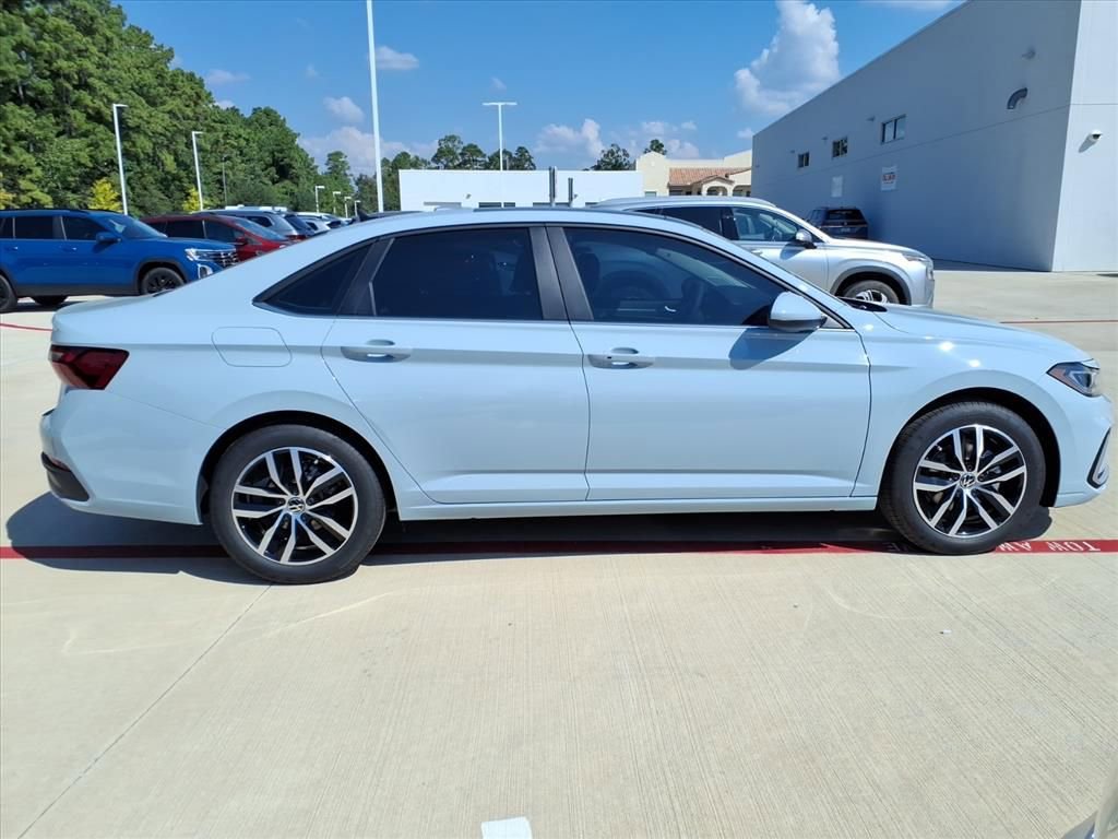 New 2026 Volkswagen Jetta SE FWD image 4