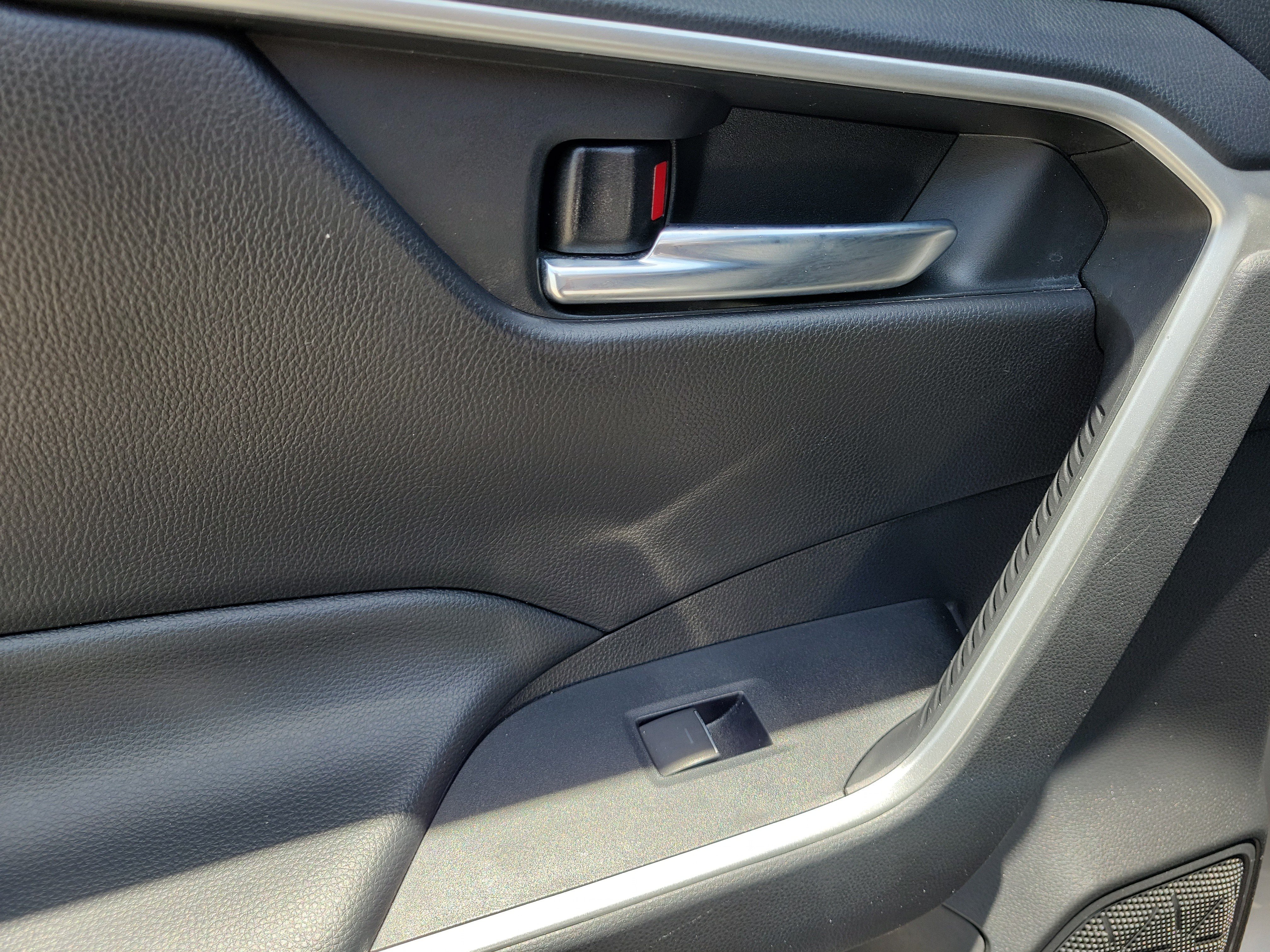 Used 2022 Toyota RAV4 XLE w/ Convenience Package AWD/4WD image 20