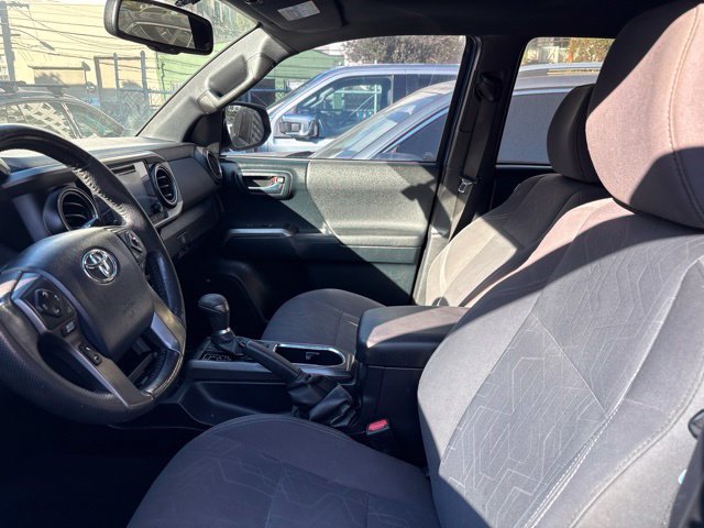 Used 2016 Toyota Tacoma TRD Sport RWD image 7