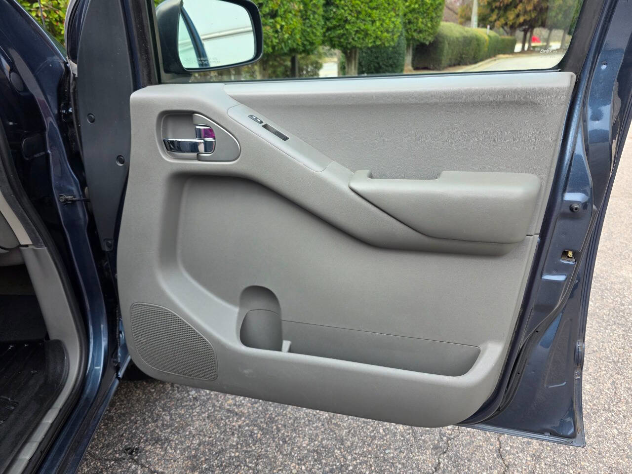 Used 2013 Nissan Frontier SV w/ SV Value Truck Pkg image 29