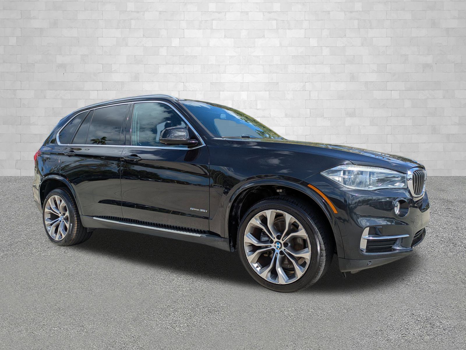 Used 2017 BMW X5 sDrive35i w/ Premium Package image 1