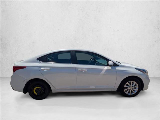 Used 2022 Hyundai Accent SEL FWD image 4