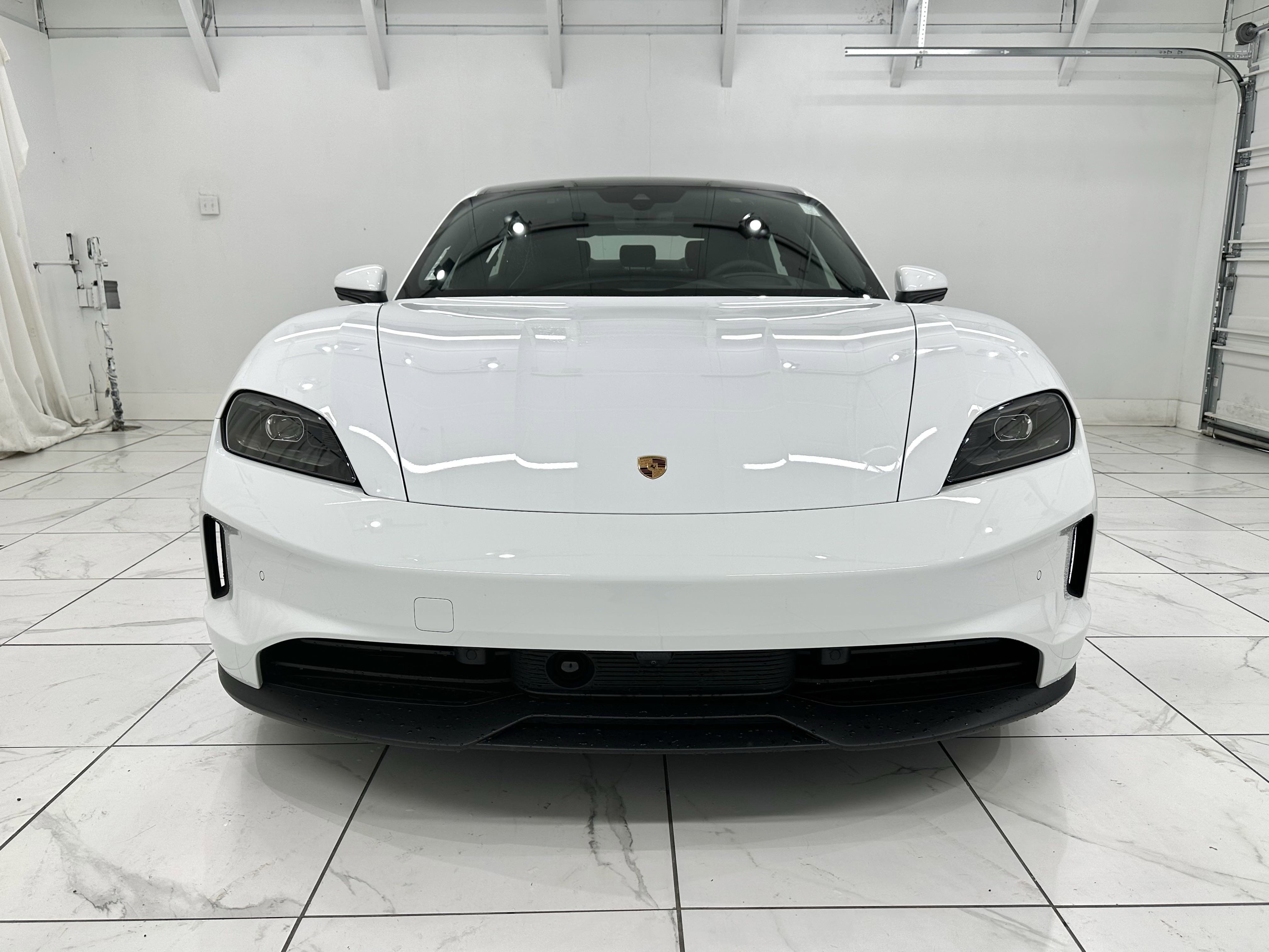 New 2025 Porsche Taycan image 9