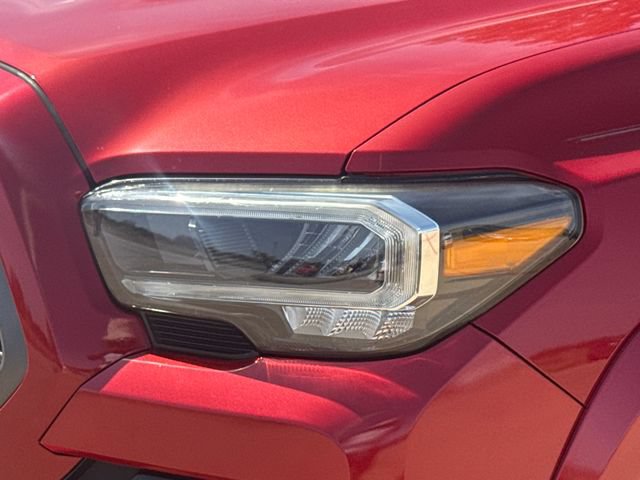 Used 2020 Toyota Tacoma TRD Sport w/ Technology Package RWD image 4