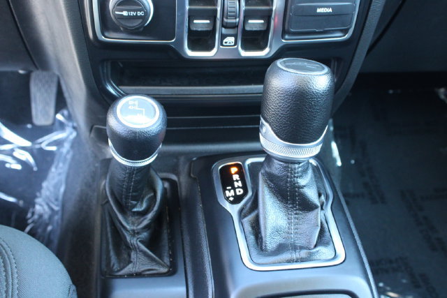 Used 2022 Jeep Gladiator Sport AWD/4WD image 19