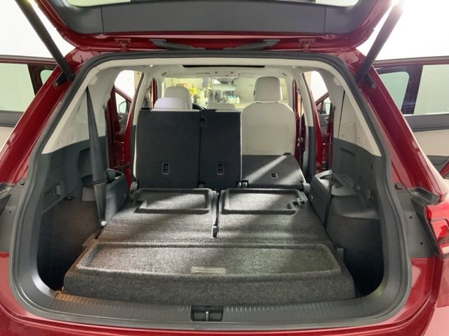 Used 2019 Volkswagen Tiguan SEL Premium w/ 3rd Row Seat Package image 39