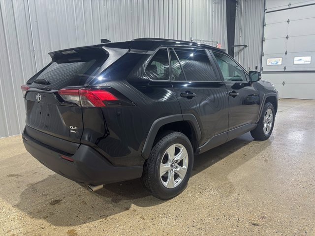 Used 2019 Toyota RAV4 XLE image 5