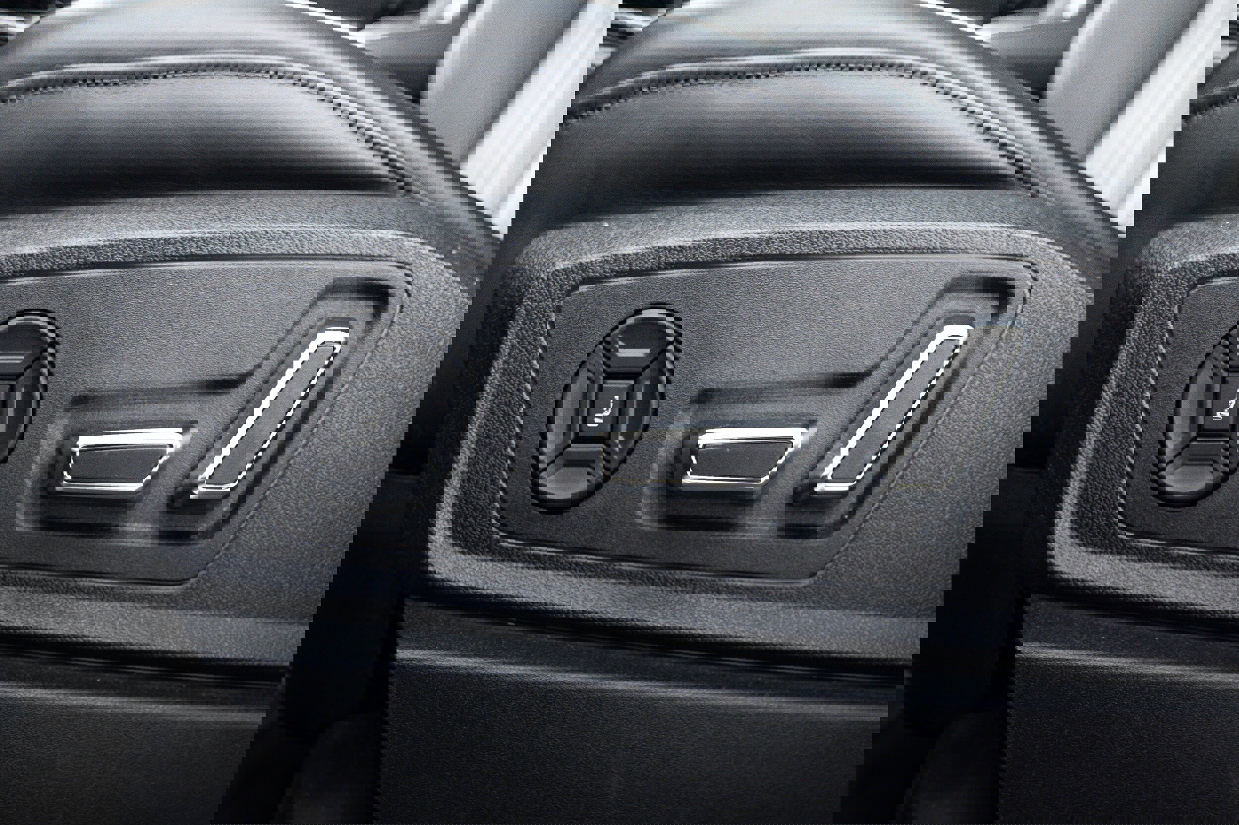 Certified 2024 Audi Q8 e-tron Prestige image 15