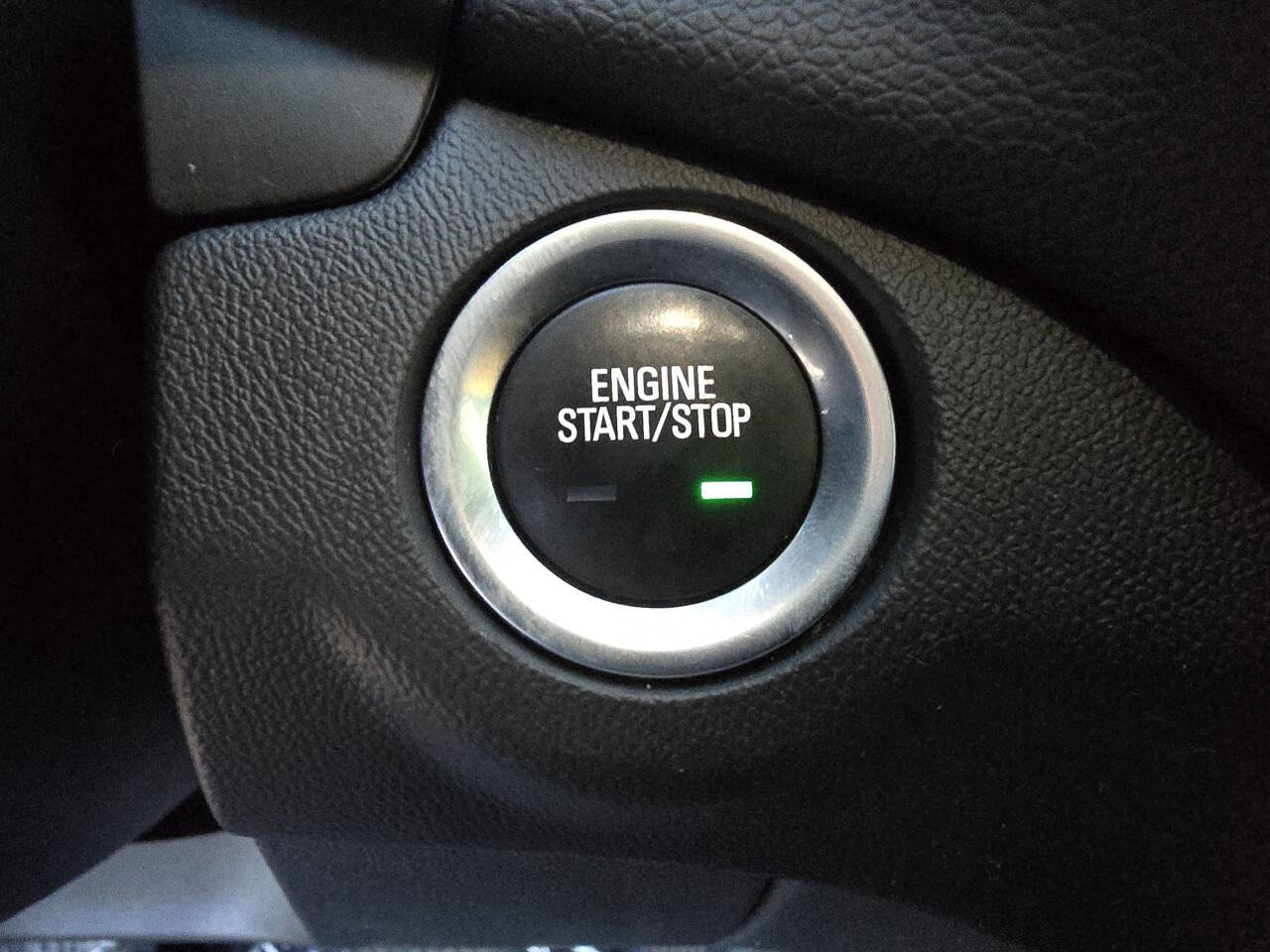 Used 2021 Chevrolet Equinox LT image 24