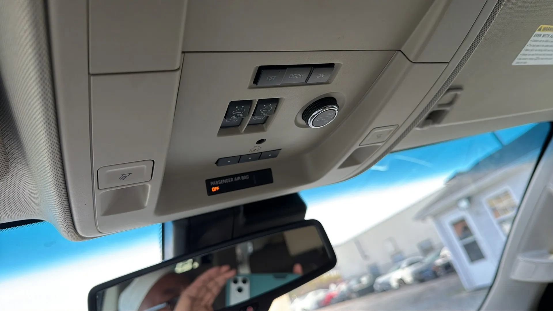 Used 2018 Chevrolet Tahoe Premier image 33