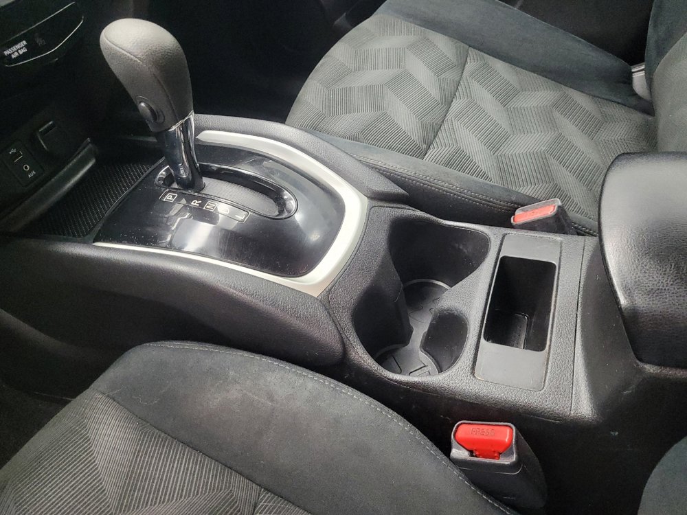 Used 2015 Nissan Rogue S w/ S Family Package image 26