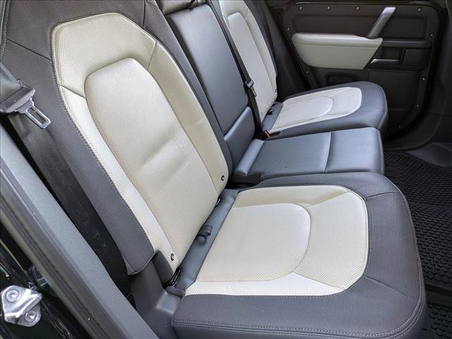 Used 2024 Land Rover Defender 110 X-Dynamic SE image 18