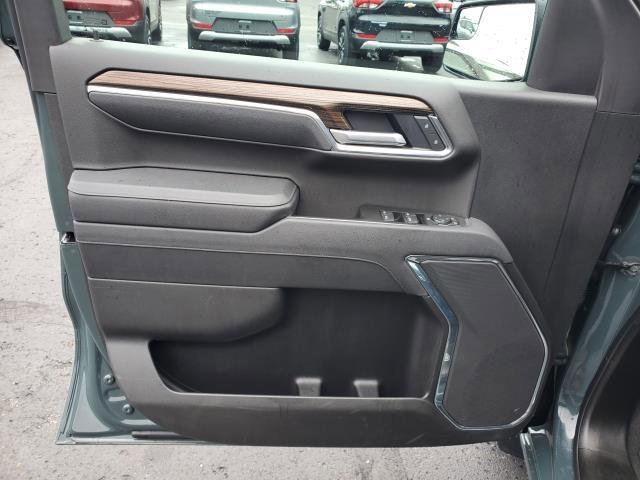 Used 2025 Chevrolet Silverado 1500 LT image 6