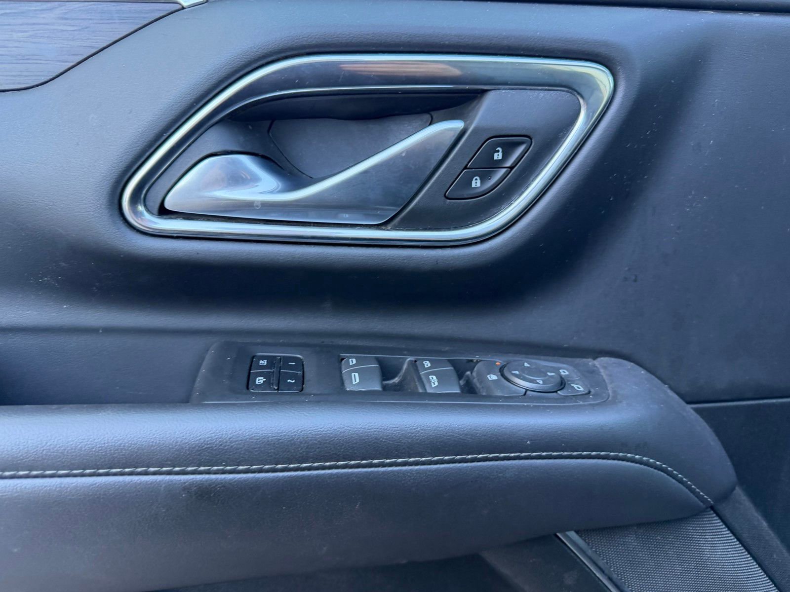 Used 2022 Chevrolet Suburban Z71 AWD/4WD image 22