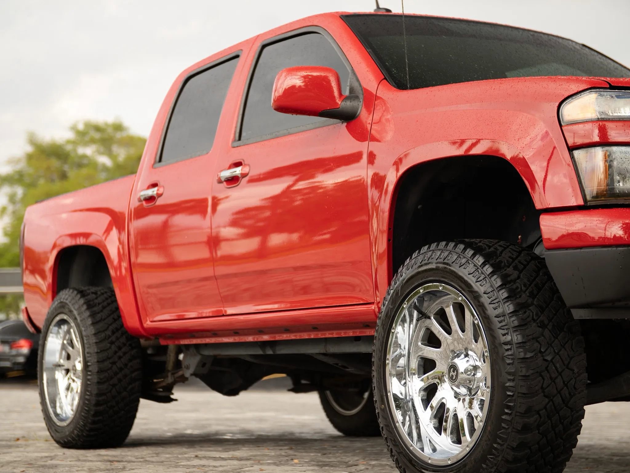 Used 2012 Chevrolet Colorado LT AWD/4WD image 2
