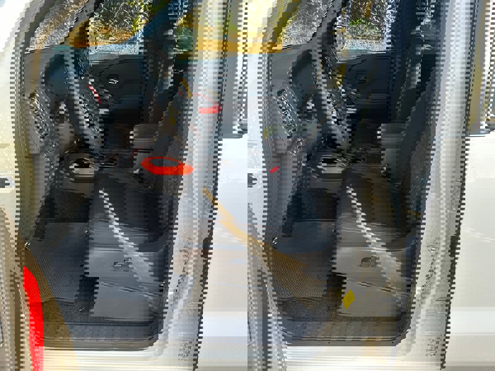 Used 2022 Nissan Frontier Pro-X image 9