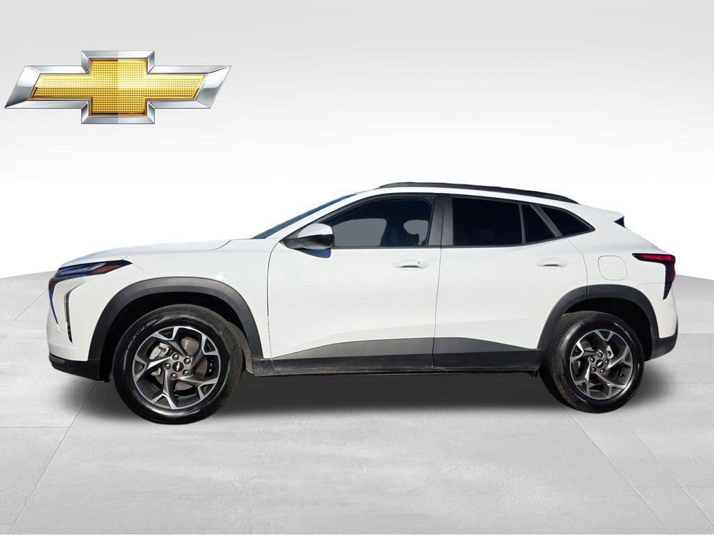 Certified 2025 Chevrolet Trax LT w/ LT Convenience Package image 3