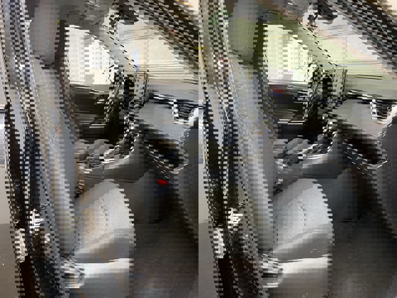 Used 2021 Toyota RAV4 XLE image 19