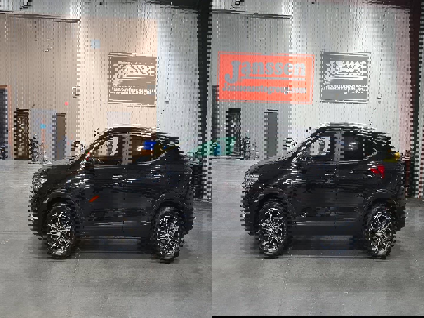 Used 2023 Buick Encore GX Select image 2