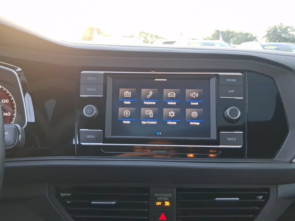 Certified 2021 Volkswagen Jetta R-Line FWD image 22