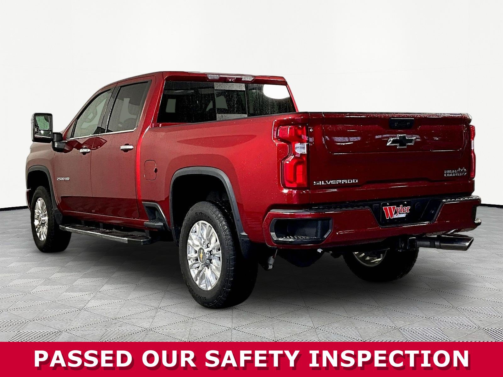 Used 2022 Chevrolet Silverado 2500 High Country w/ LPO, Dark Essentials Package AWD/4WD image 4