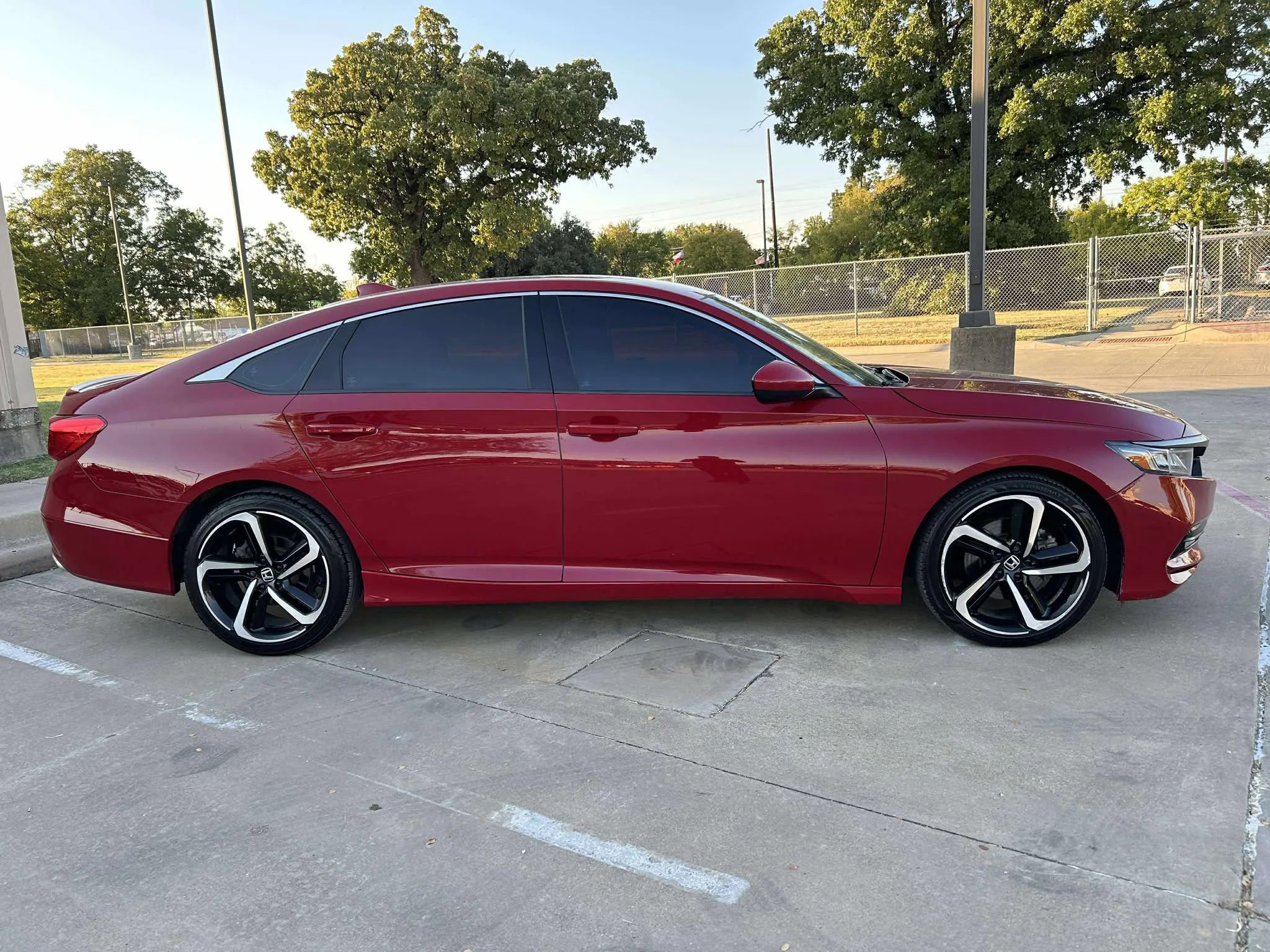 Used 2018 Honda Accord Sport image 9