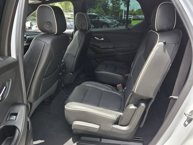Used 2023 Chevrolet Traverse Premier FWD image 13