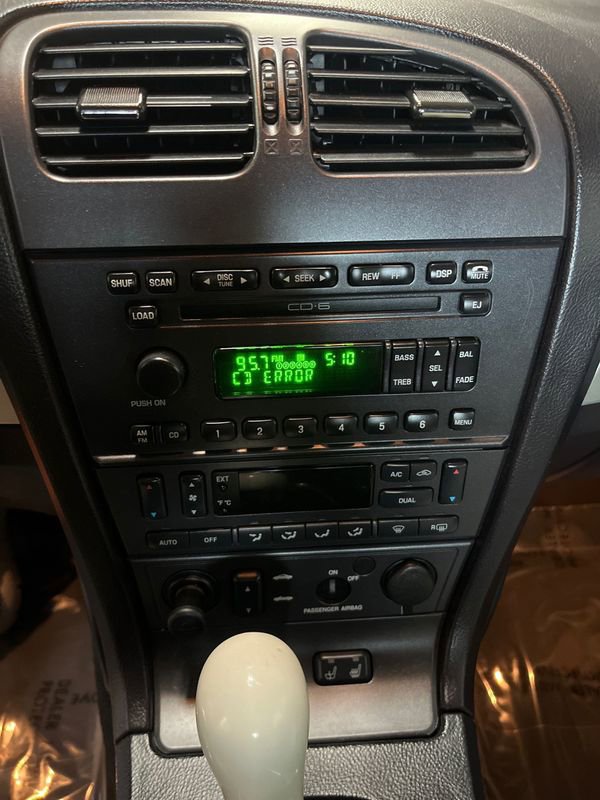 Used 2003 Ford Thunderbird image 88