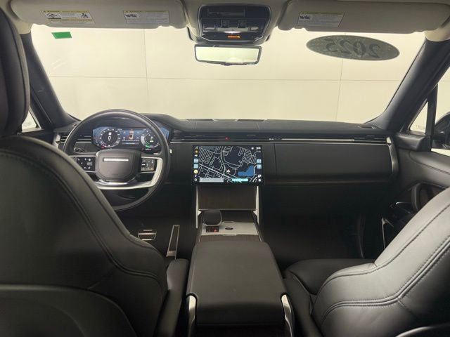 Used 2025 Land Rover Range Rover SE image 28