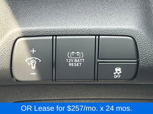 New 2025 Hyundai Elantra SEL image 19