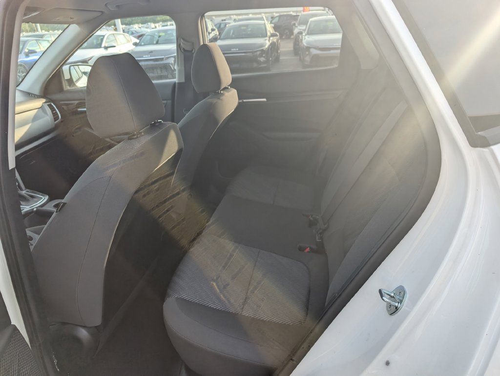 Used 2024 Kia Seltos LX AWD/4WD image 9