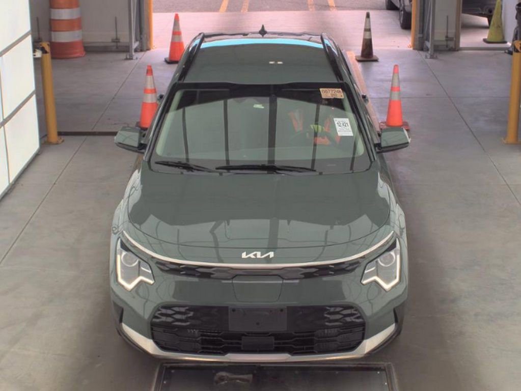 Used 2023 Kia Niro Wind w/ Wind Preserve Package FWD image 2